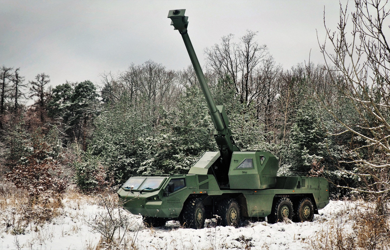 Def Tech Howitzers Self-propelled howitzers | Military vehicles & equipment